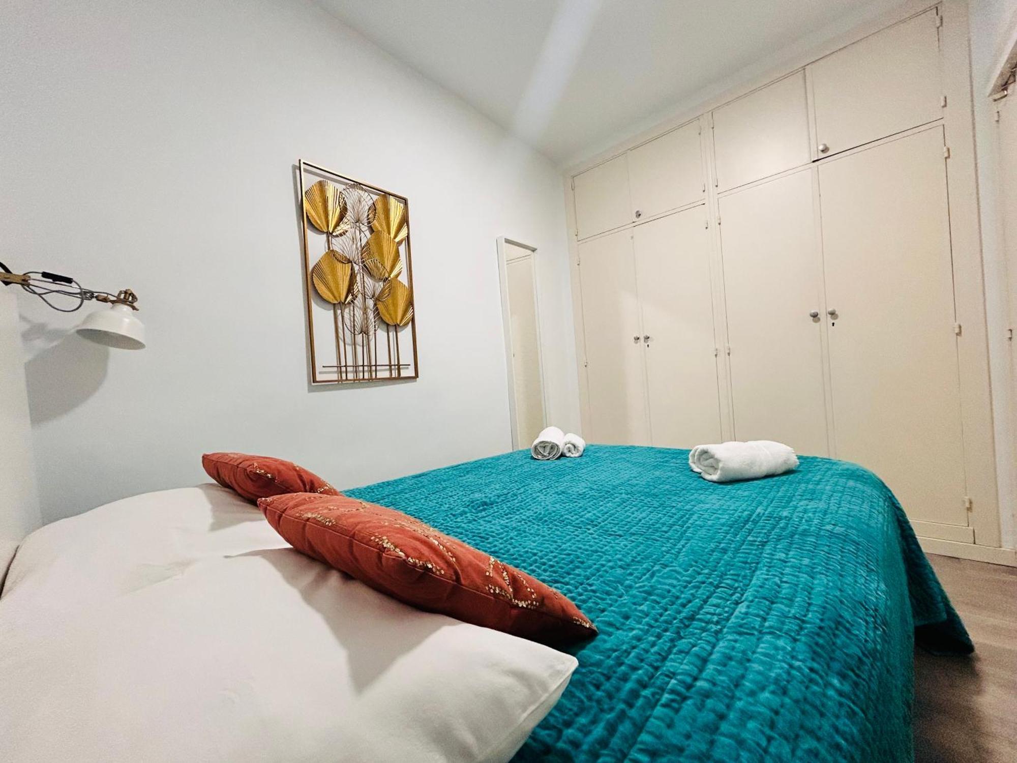 Precioso Palacio Real, Apartamento *